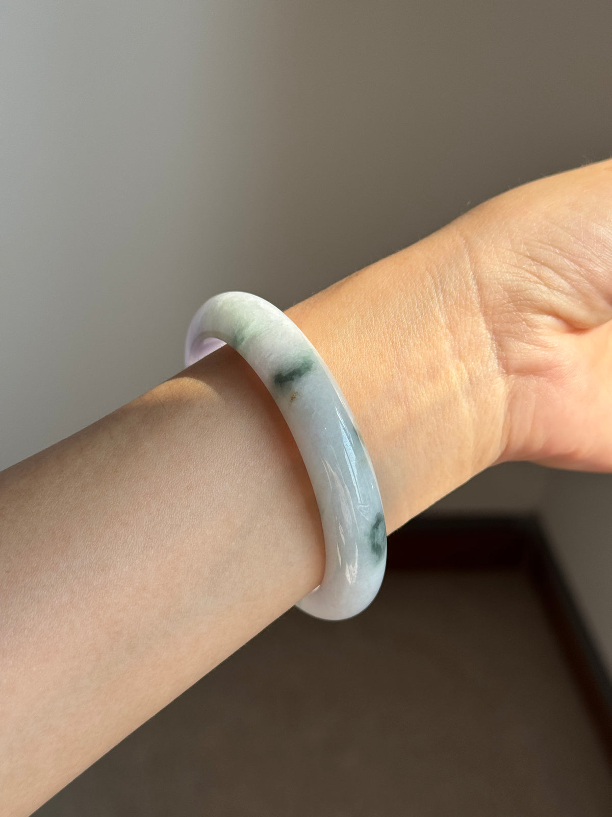 #0437 Icy Lavender Green Flower Jade Bangle Size 57
