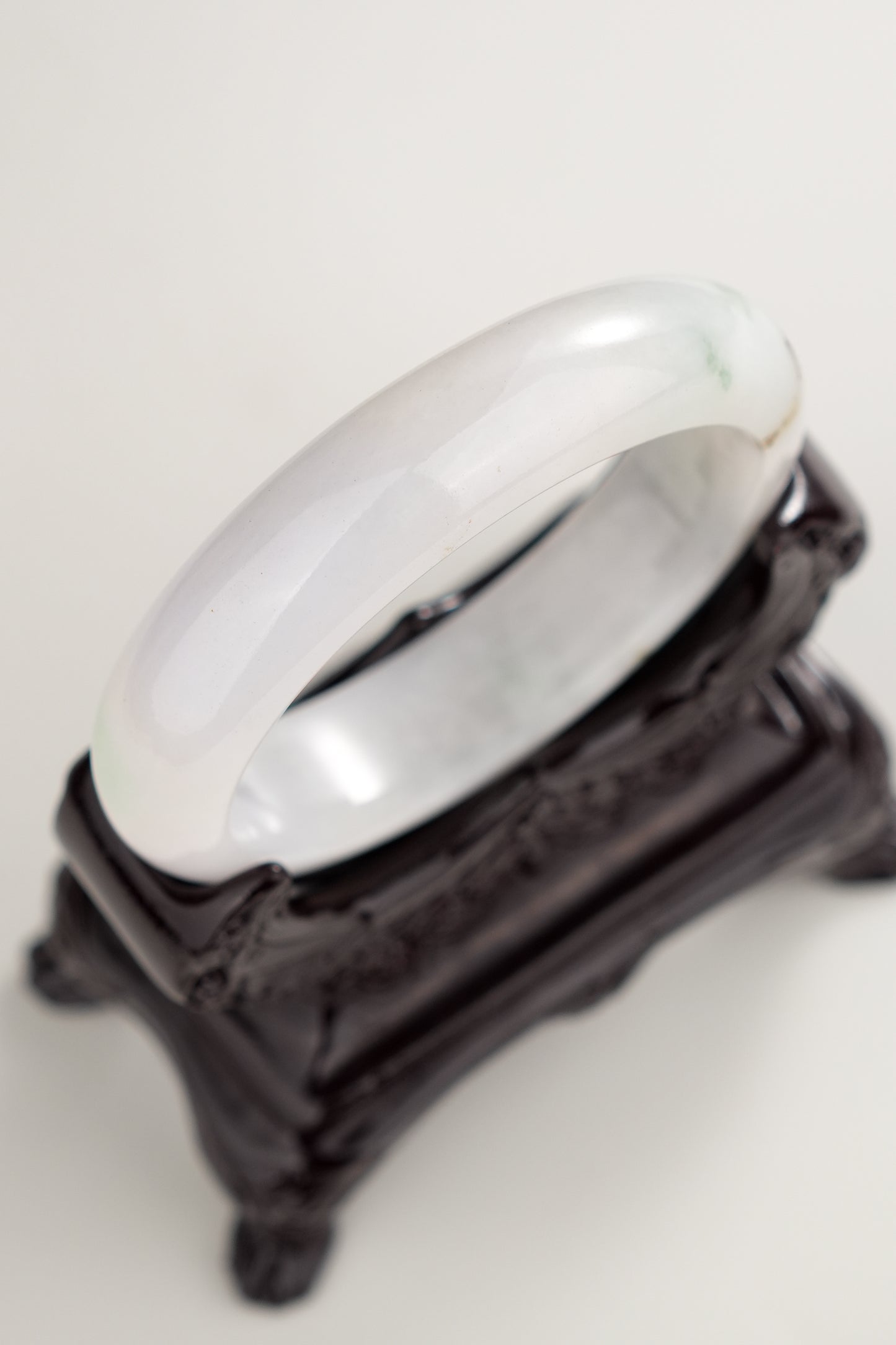 #0272 White Yellow Flower Green Jade Bangle Size 55.3