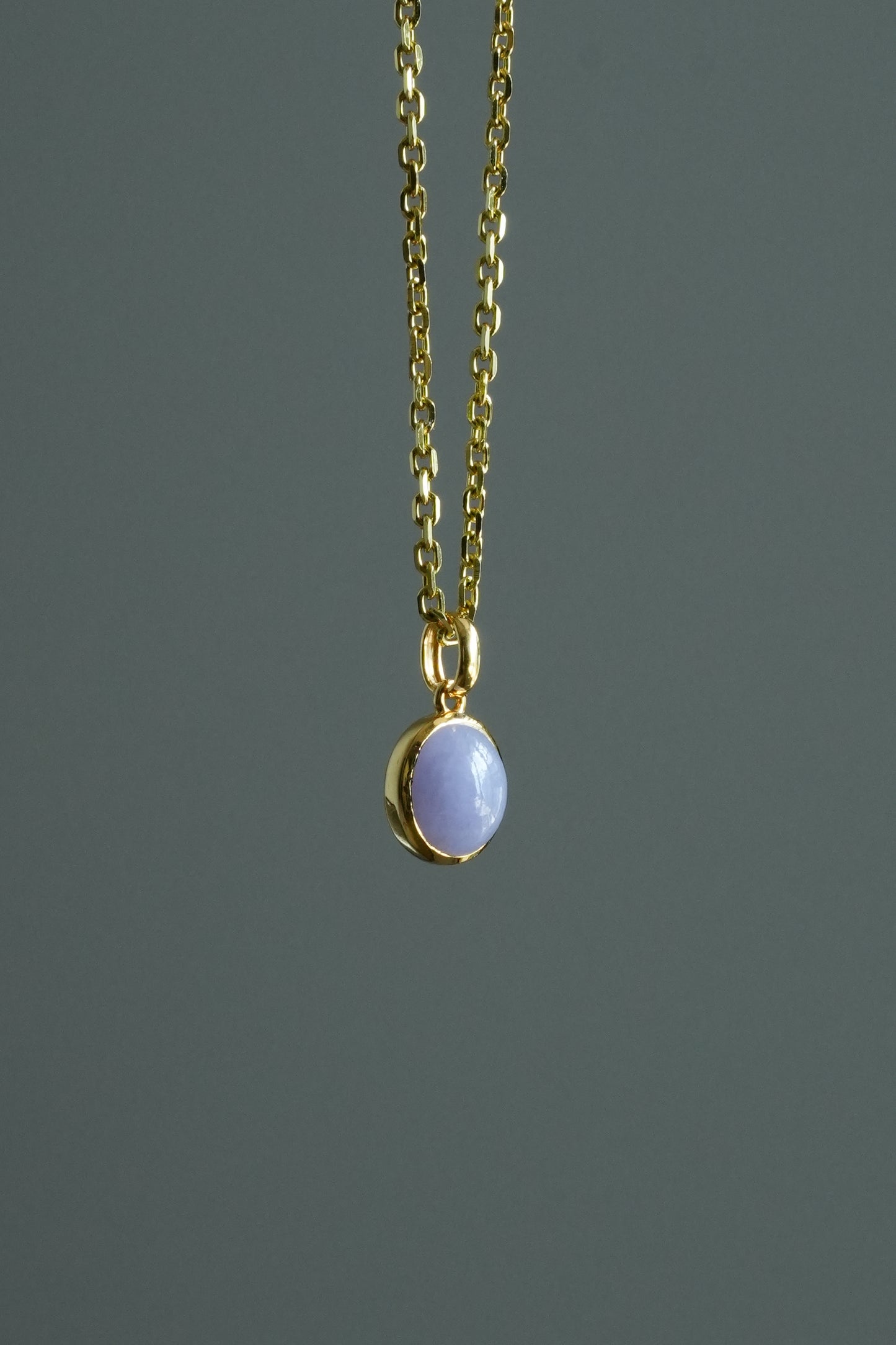 #0431 Lavender Jadeite Jade Cabochon 18K Yellow Gold Pendant
