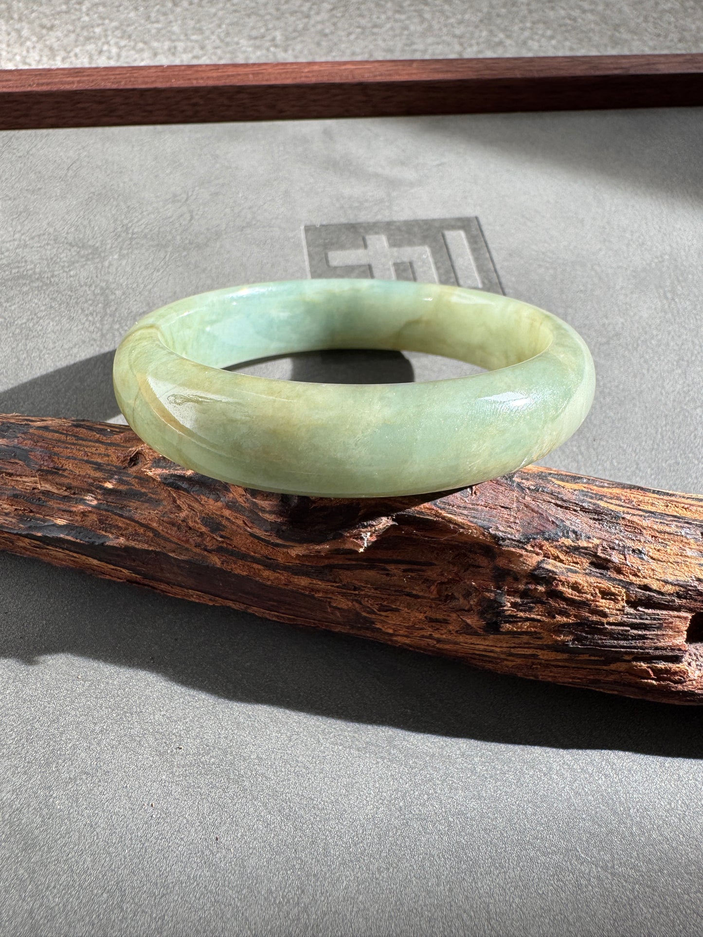 #0278 Oil Green Yellow Jade Bangle Size 53.7