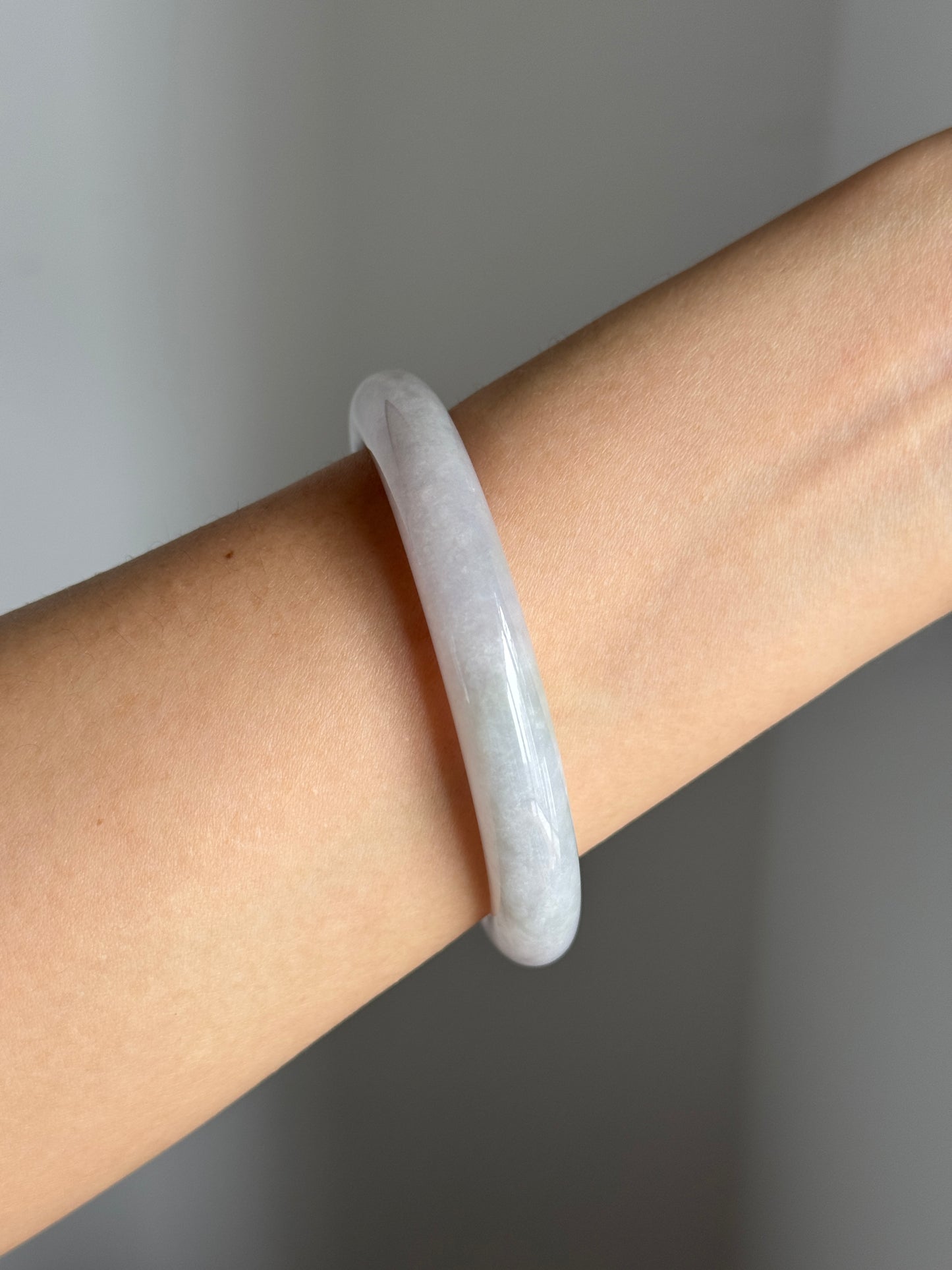 #0368 Icy Lavender Jade Bangle Size 59