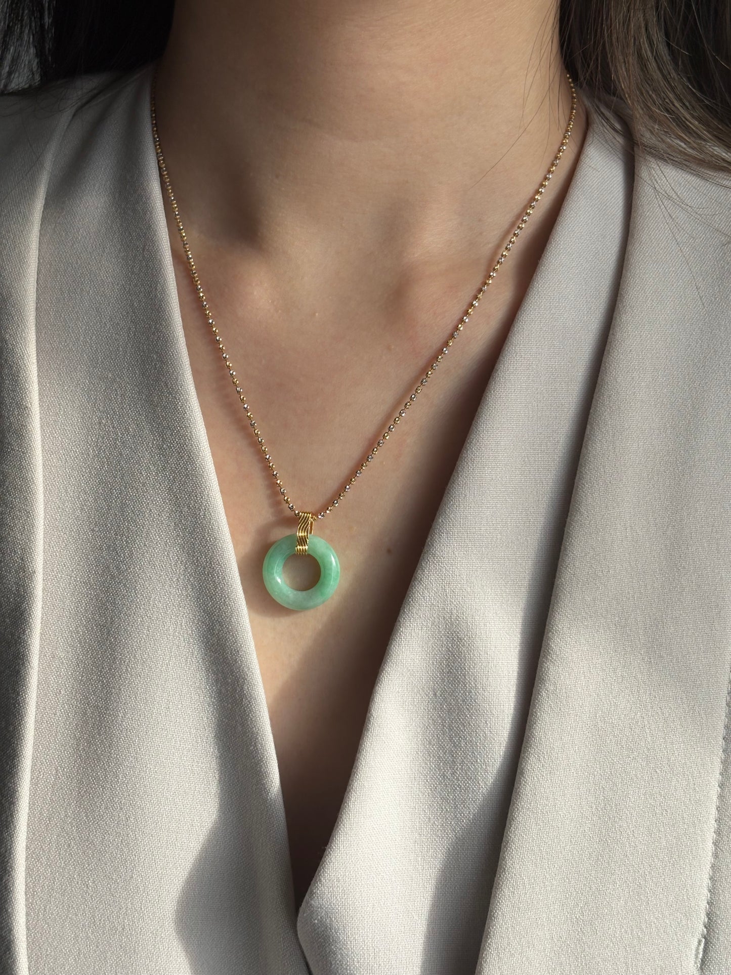 #P0468 "Bi" Vivid Green Jadeite Jade Donut 18K Yellow Gold Pendant