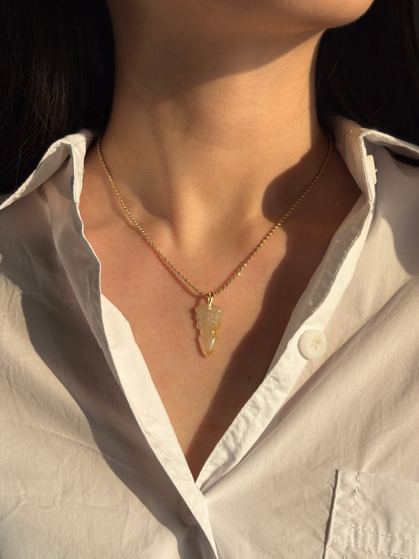 #P0529 “Vajra/Thunderbolt“ Icy Yellow Jadeite Jade 18K Yellow Gold Pendant