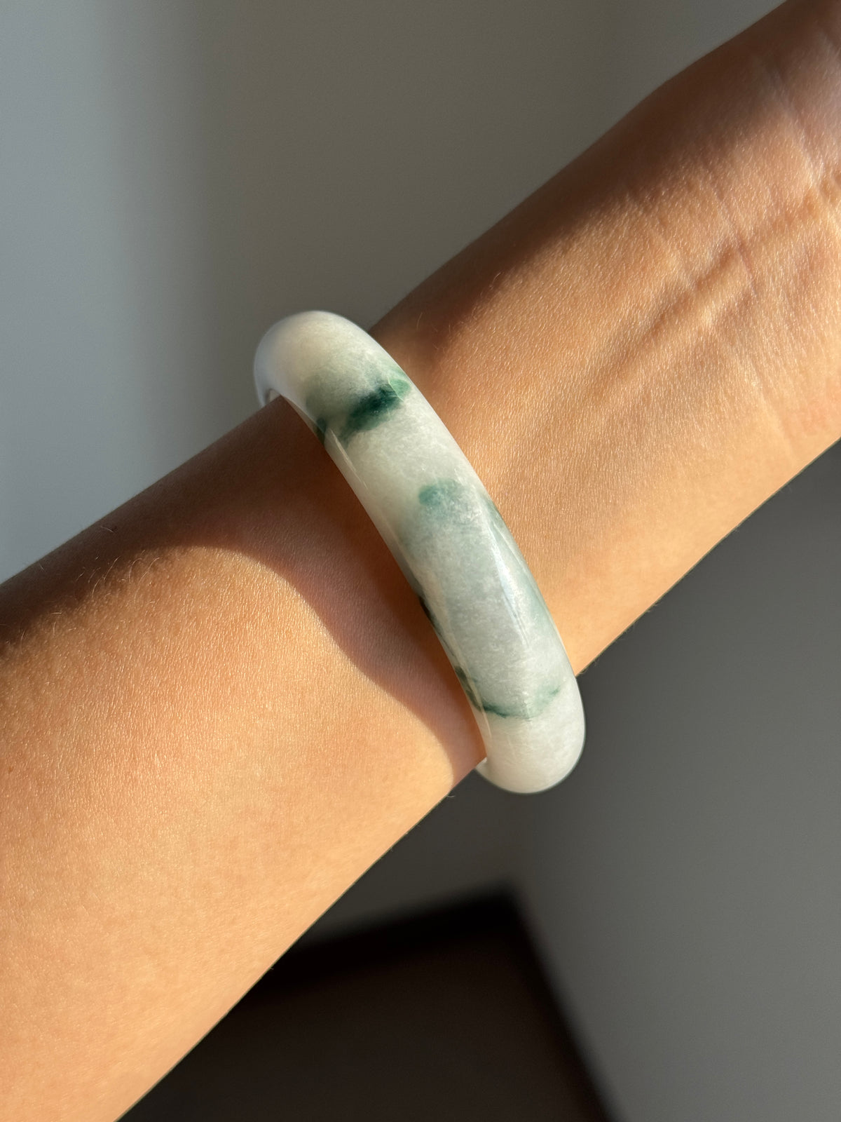 #0456 Icy Bluish Green Flower Jade Bangle Size 57.8