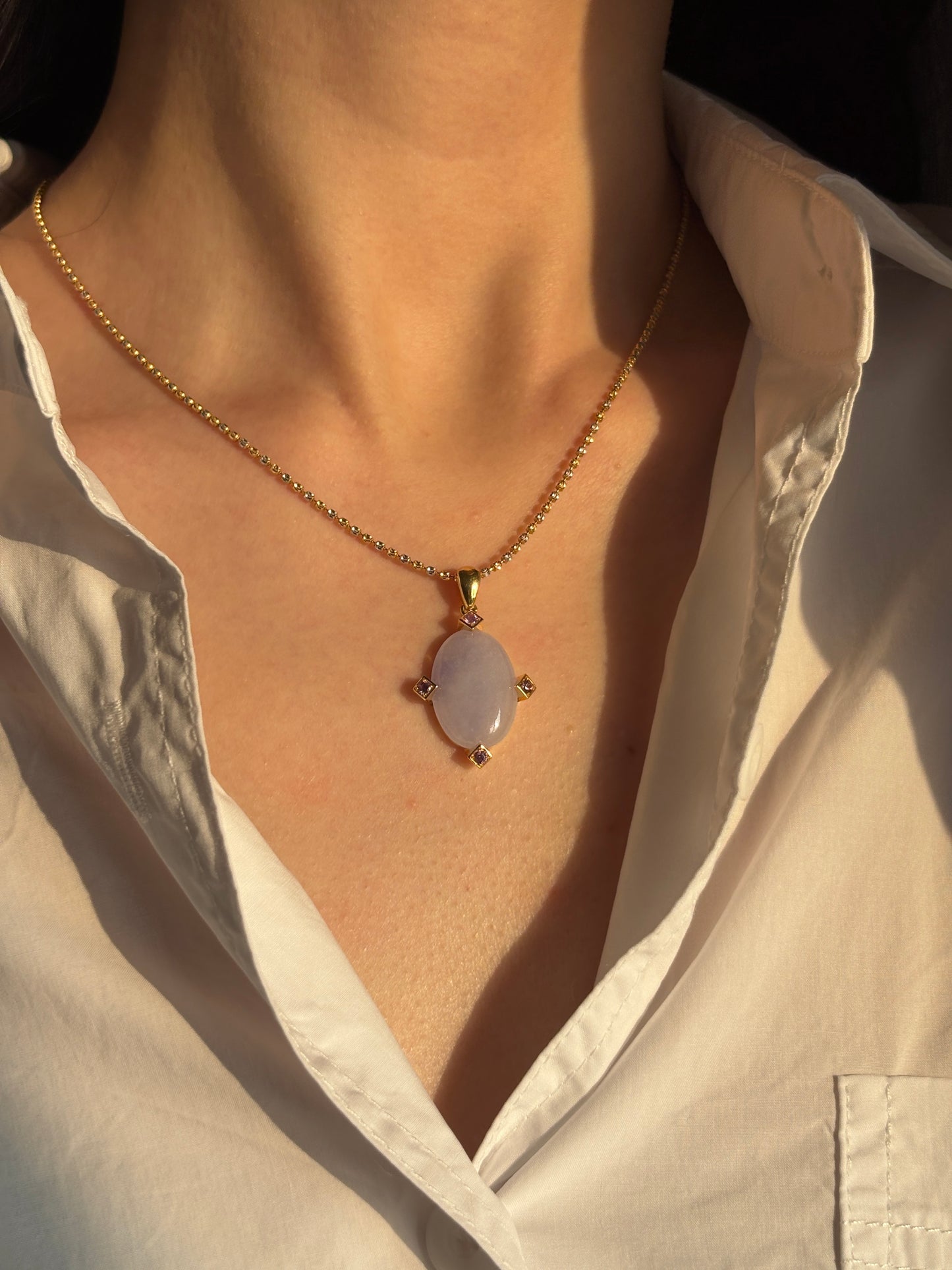 #P0536 Icy Vivid Lavender Jadeite Jade Cabochon 18K Yellow Gold Pendant