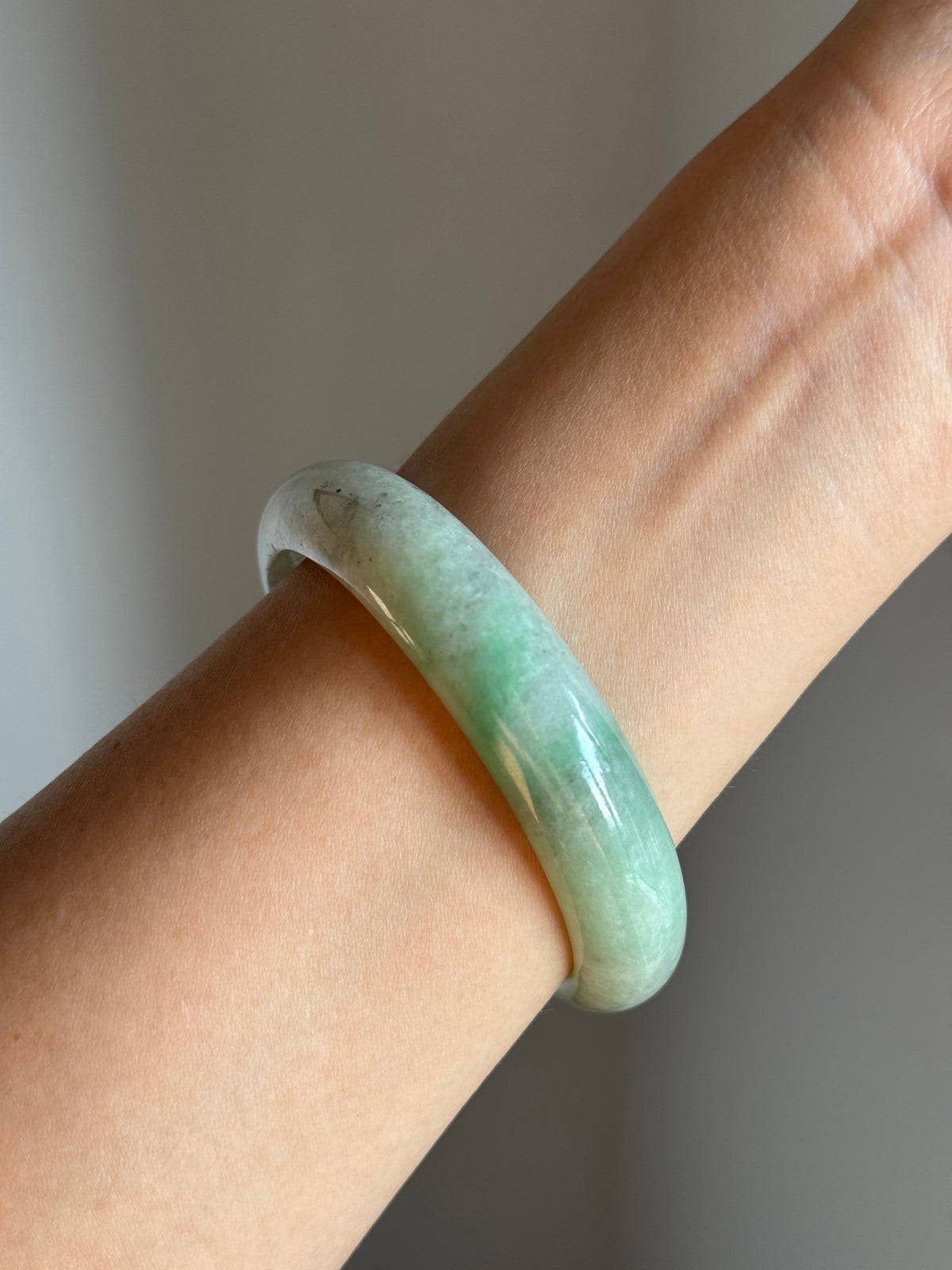 #0459 Icy Vivid Sun Green Ink Jade Bangle Size 57.3
