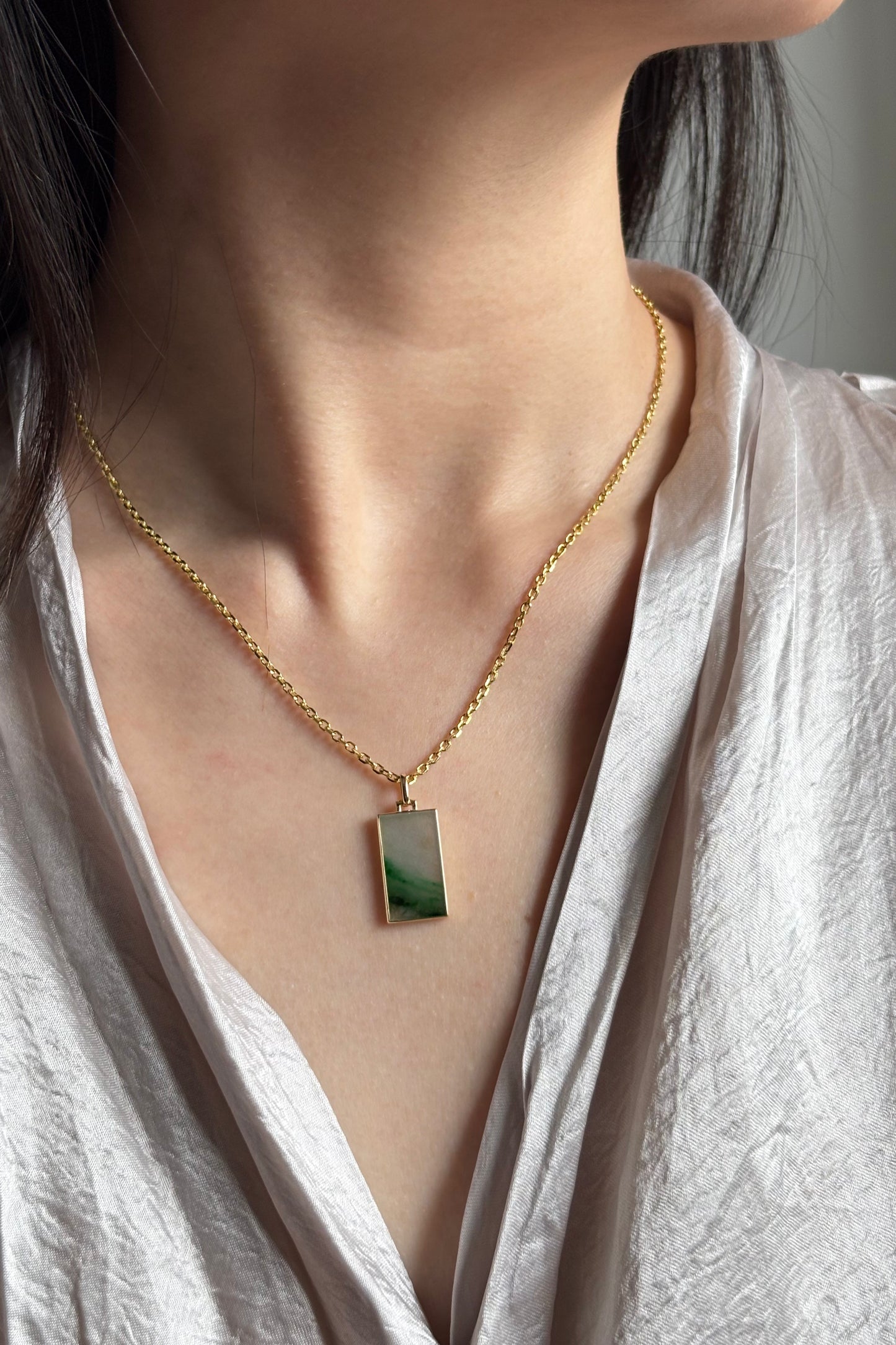 #0450 "Wu Shi" Icy Vivid Green Jadeite Jade 18K Yellow Gold Pendant