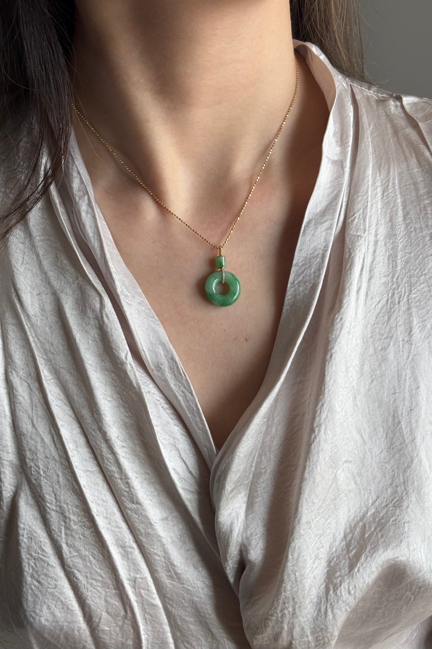 #P0436 "Ping An Kou" Vivid Green Jadeite Jade Donut 18K Yellow Gold VS Diamonds Pendant
