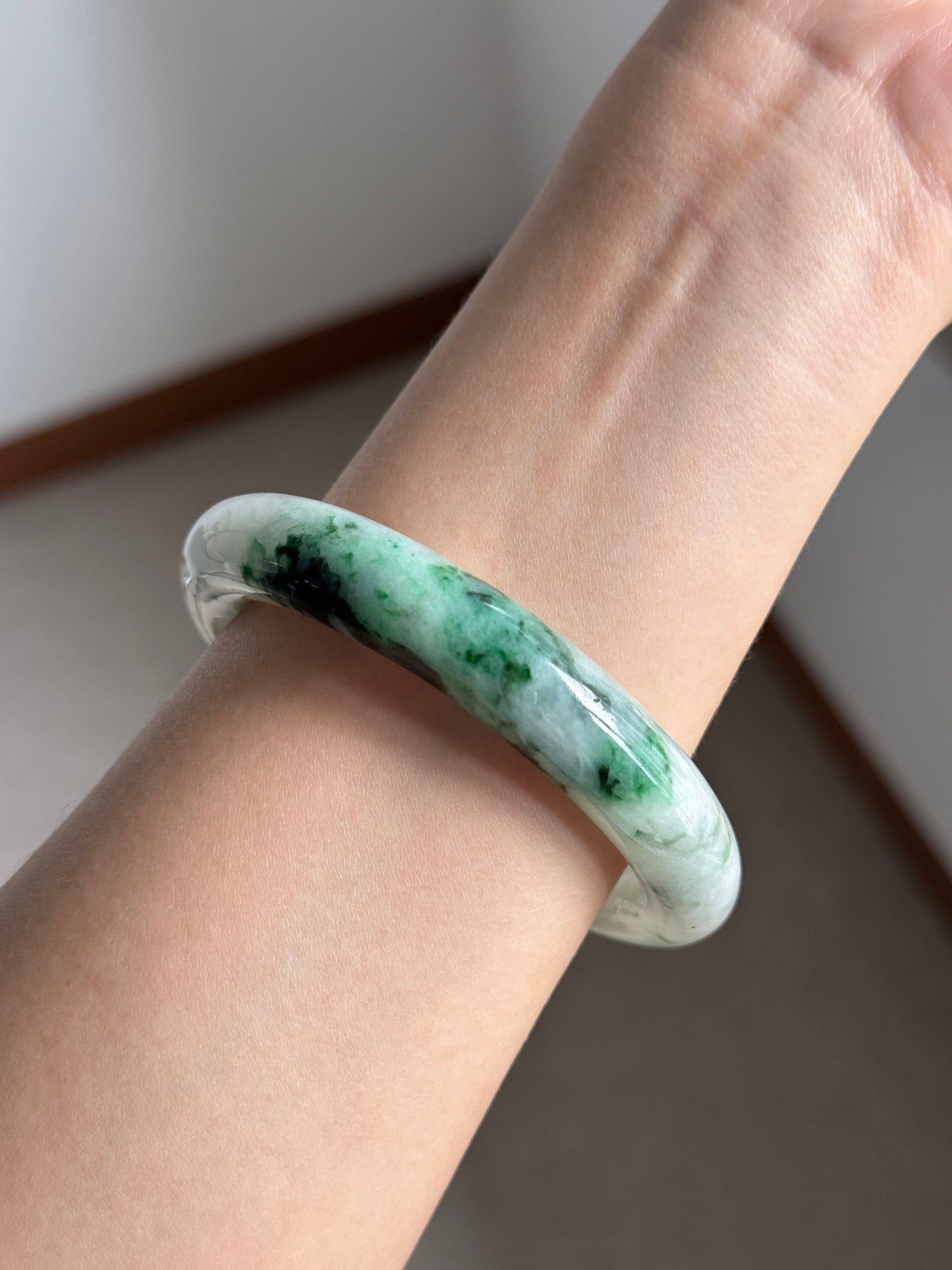 #0367 Icy Rich Green Flower White Jade Bangle Size 57.1 (fits up to 58)