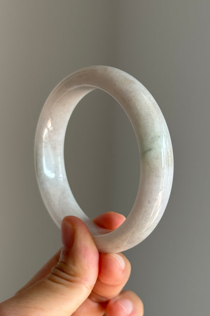 #0452 White Light Green Jade Bangle Size 59
