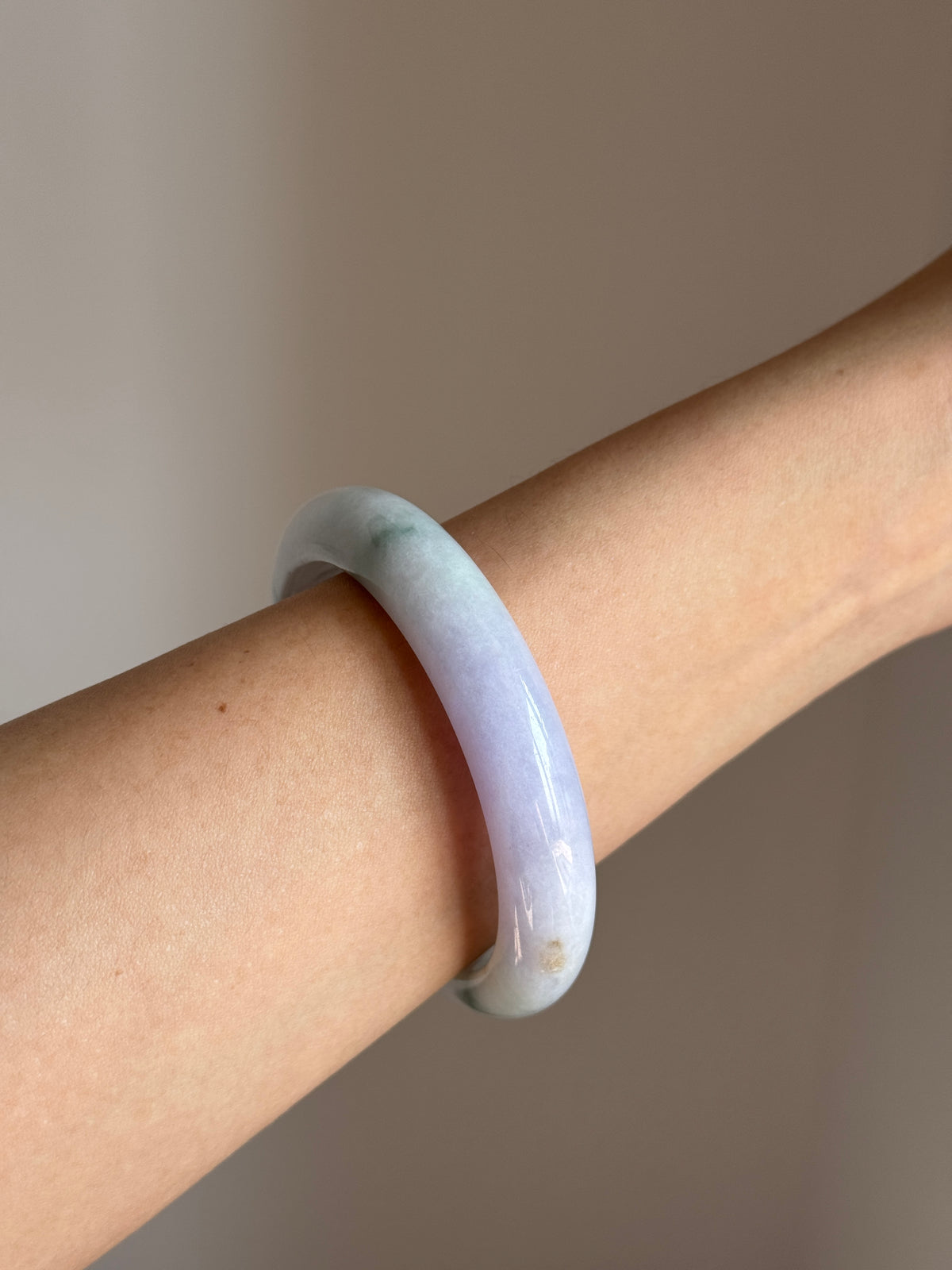 #0437 Icy Lavender Green Flower Jade Bangle Size 57
