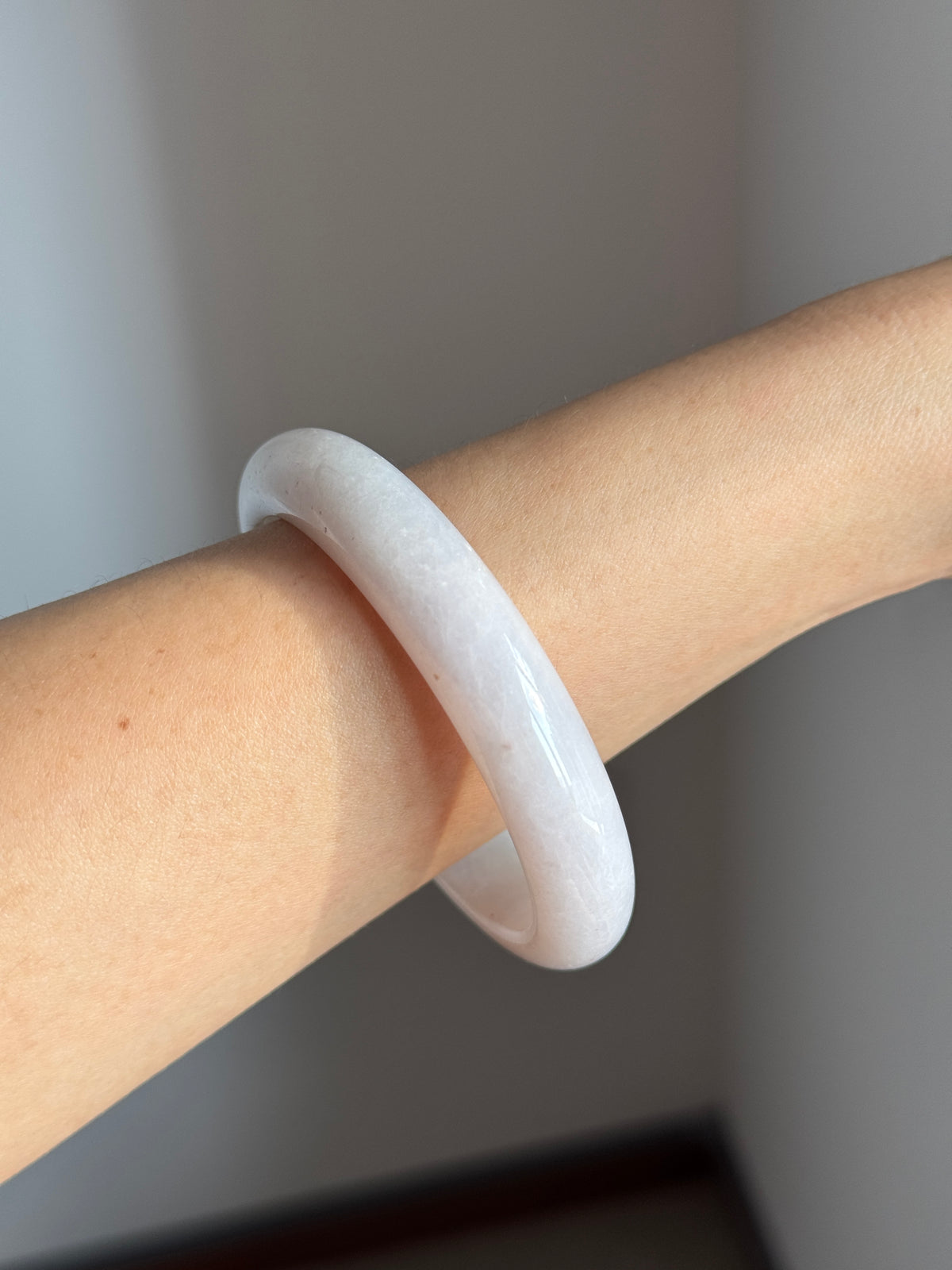 #0428 White Light Lavender Jade Bangle Size 55.7