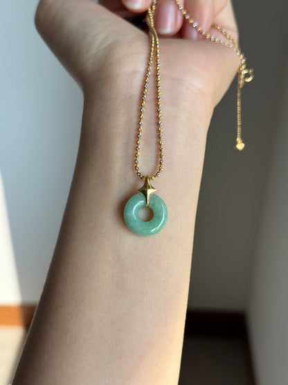 #P0539 "Bi" Vivid Green Jadeite Jade Donut 18K Yellow Gold Pendant