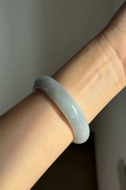 #0386 Icy Blue Lavender Yellow Jade Bangle Size 53.7