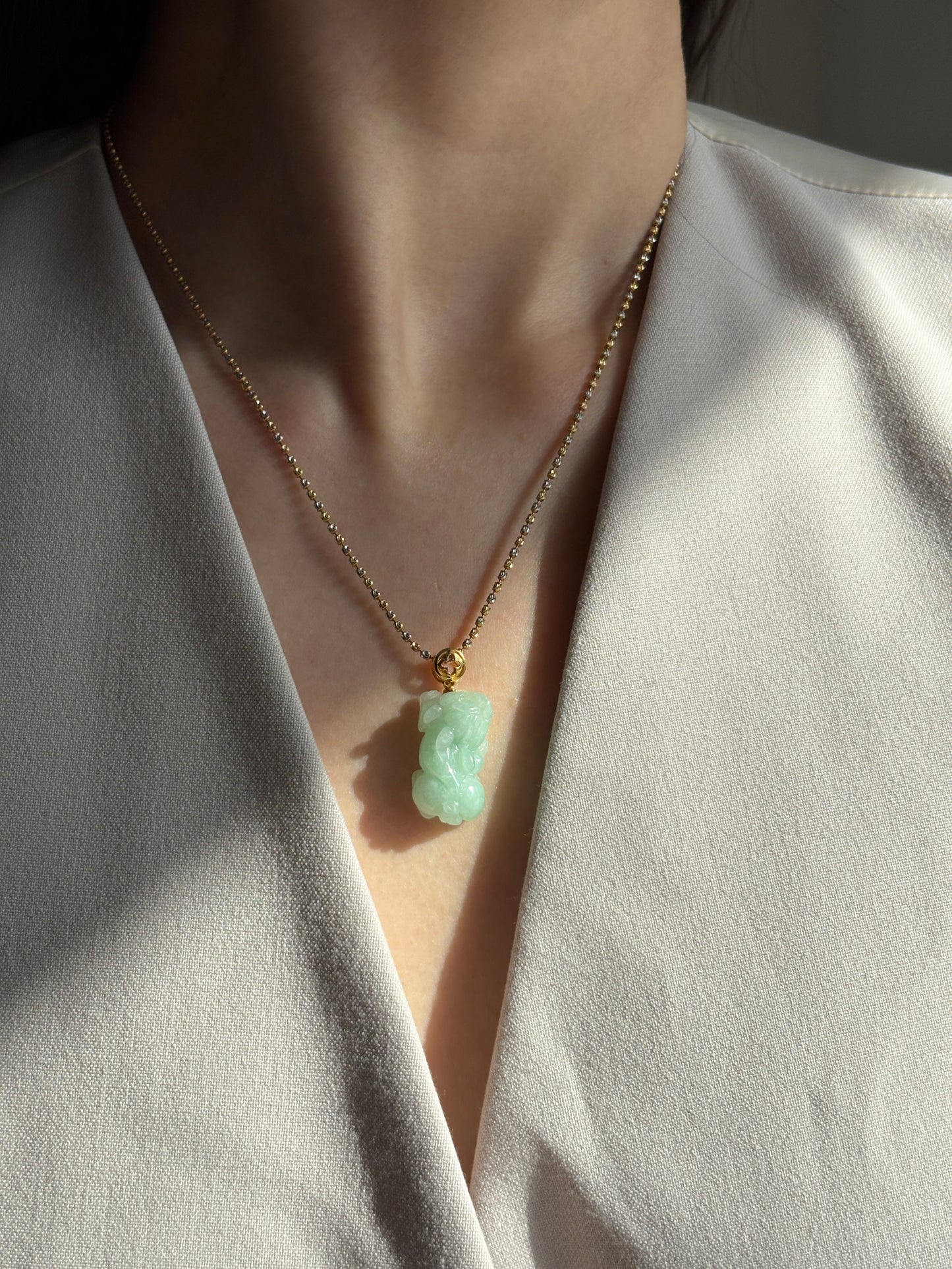 #P0499 "Pixiu" Light Apple Green Jadeite Jade 18K Yellow Gold Pendant
