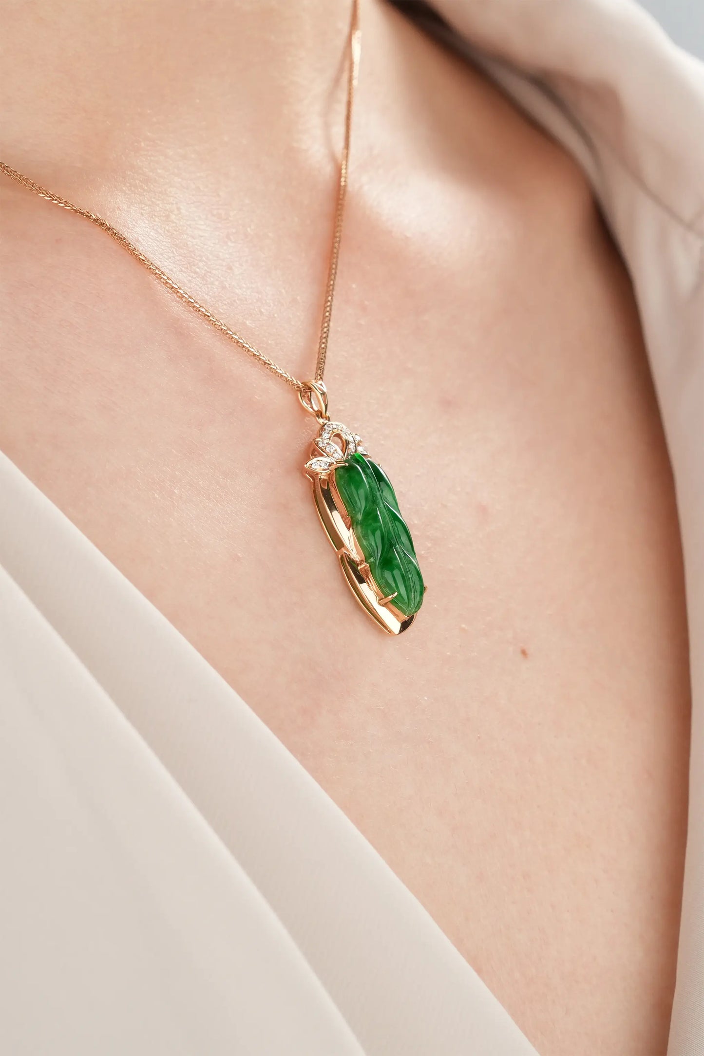 "Leaf" Imperial Green Jadeite Jade 18K Rose Gold VS Diamonds Pendant