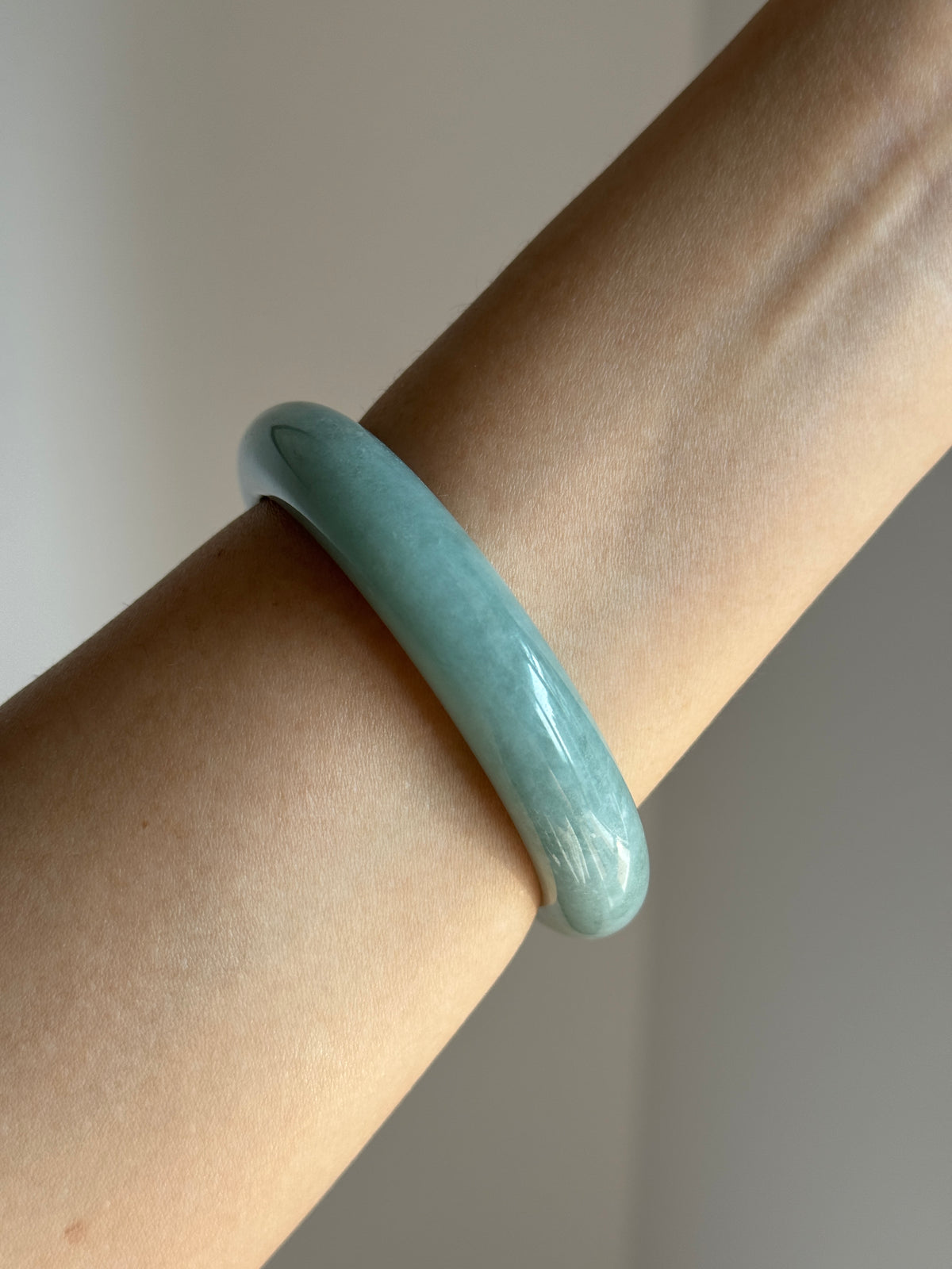 #0453 Icy Bluish Green Jade Bangle Size 55.7