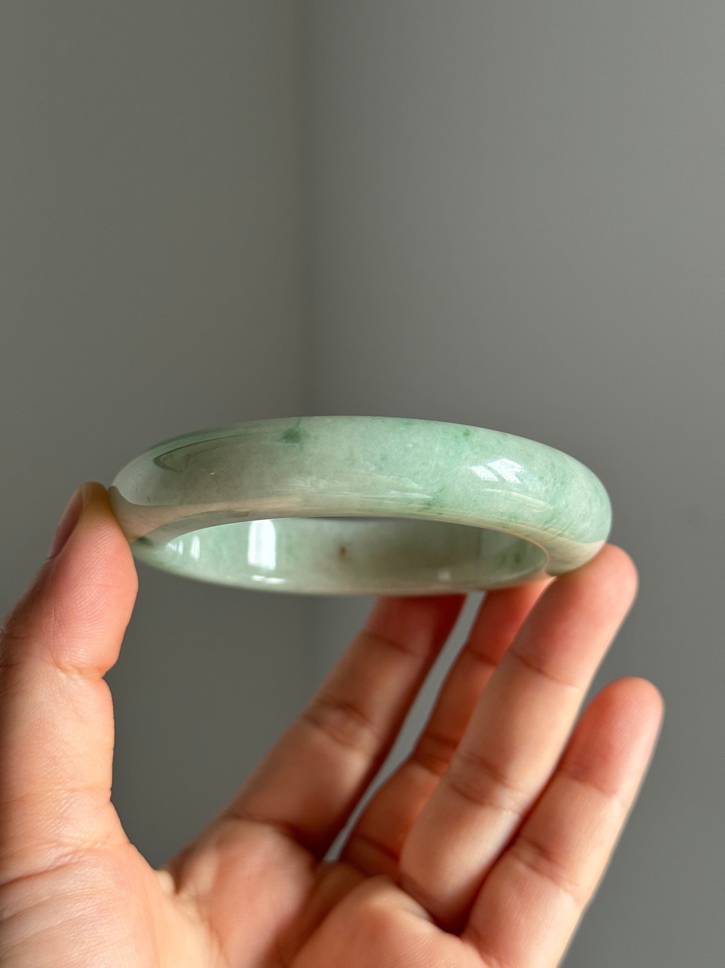 #0362 Vivid Green Flower Jade Bangle Size 57.2