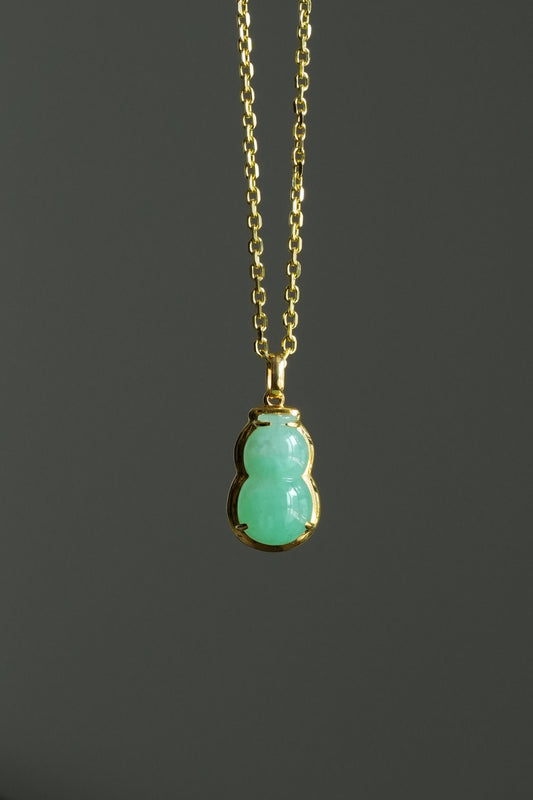 #0427 "Hulu" Icy Vivid Green Jadeite Jade 18K Yellow Gold Pendant
