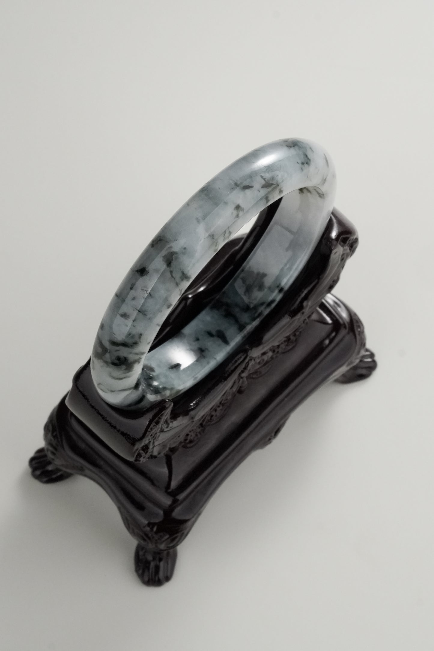 #0329"Wash Drawing" Icy Ink Flower White Jade Bangle Size 57.7
