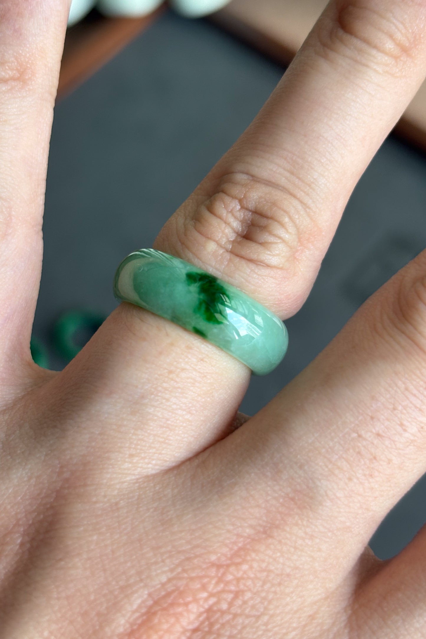 #R0603 Vivid Green Jadeite Jade Band Ring Size 7.75