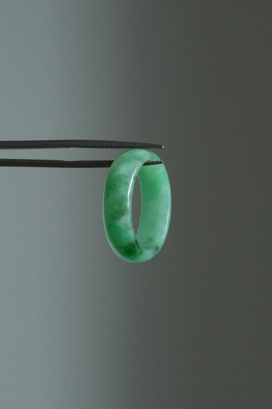 #R0606 Vivid Green Jadeite Jade Band Ring Size 8
