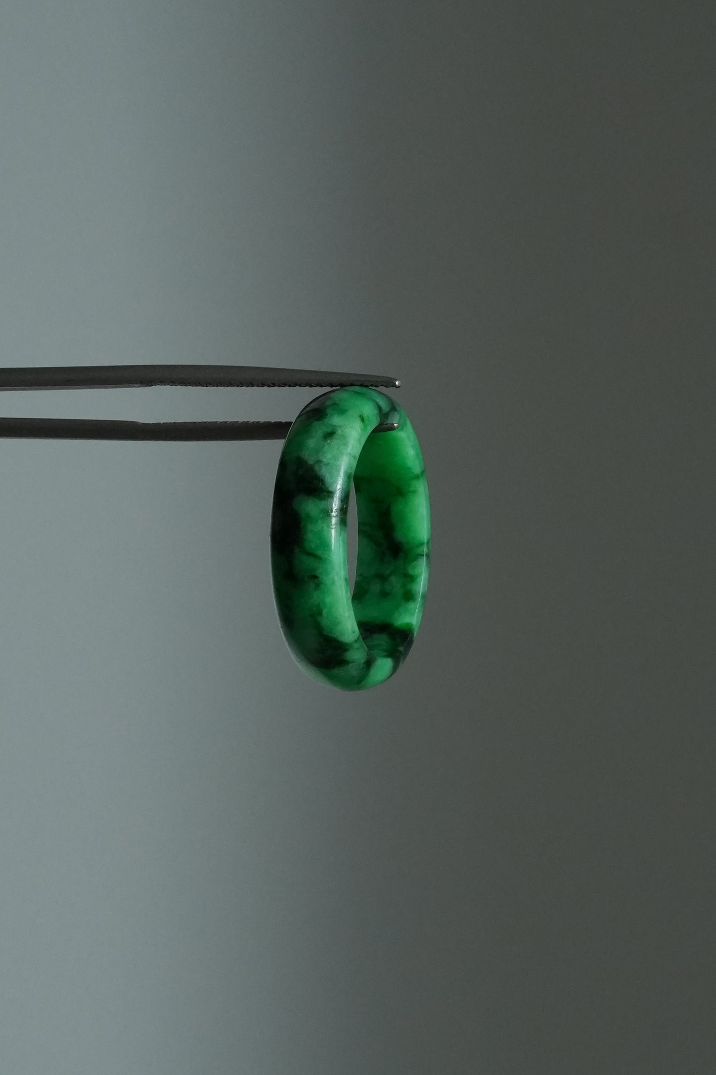 #R0601 Rich Green Jadeite Jade Band Ring Size 8