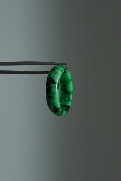 #R0601 Rich Green Jadeite Jade Band Ring Size 8
