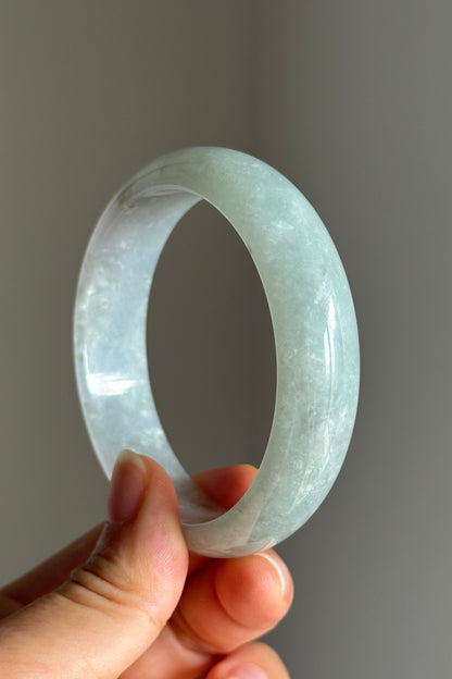 #0447 Icy Light Green Snow Flakes Jade Bangle Size 56.7