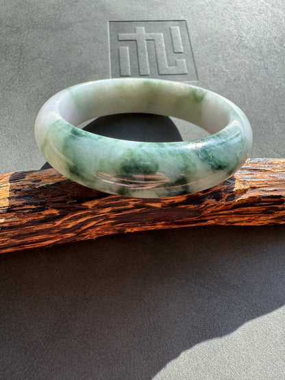 #0434 Icy Green Flower Lavender Jade Bangle Size 50.7