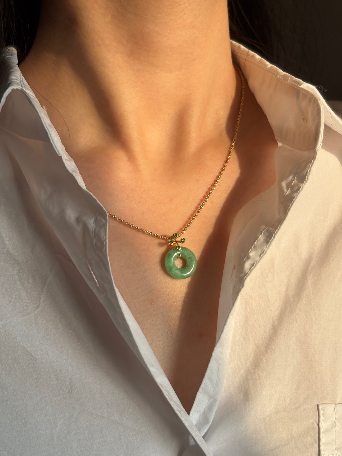 #P0534 "Bi" Vivid Green Jadeite Jade Donut 18K Yellow Gold Pendant
