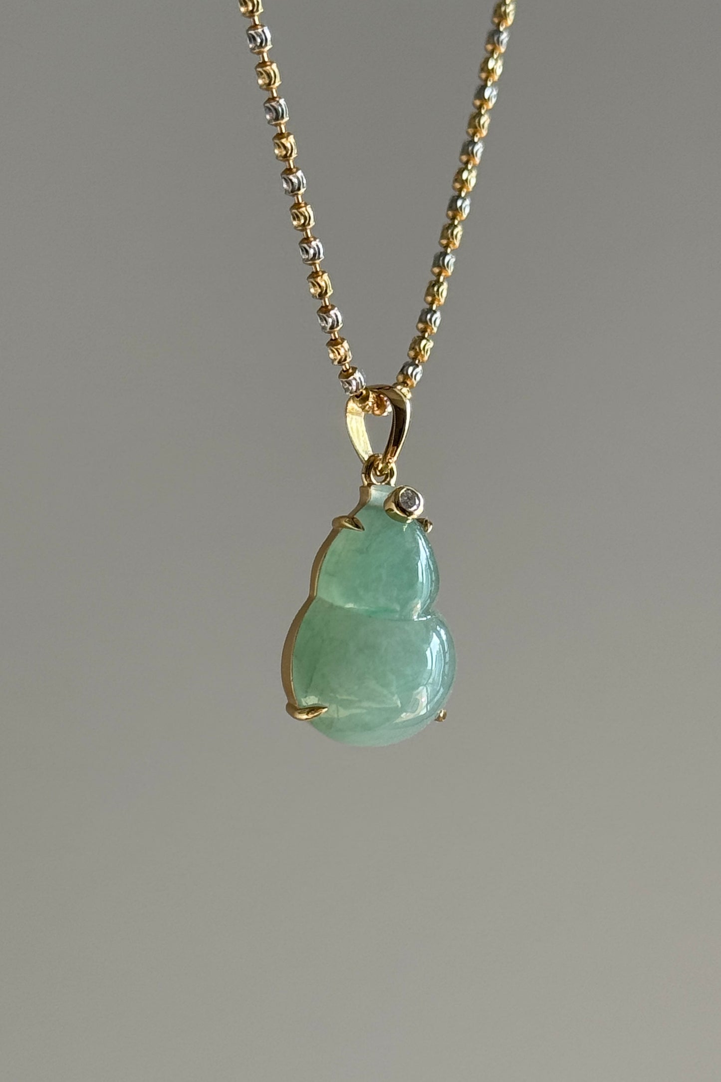 #P0530 "Hulu/Gourd" Icy Lotus Green Jadeite Jade 18K Yellow Gold Pendant