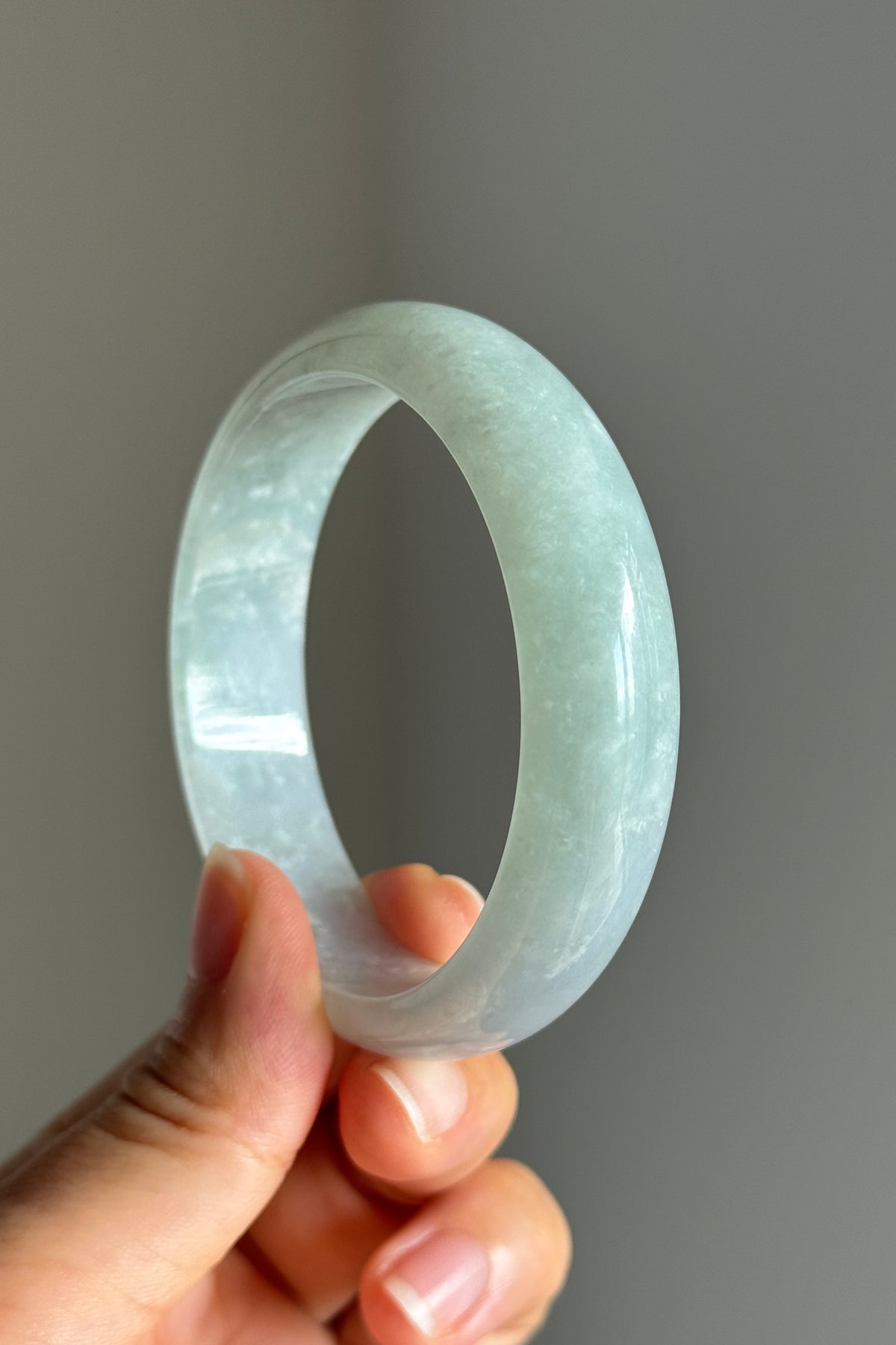#0447 Icy Light Green Snow Flakes Jade Bangle Size 56.7
