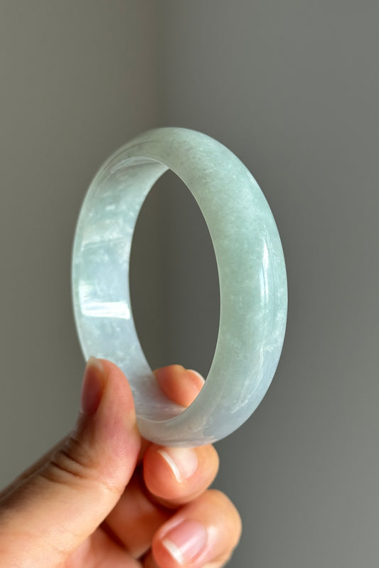 #0447 Icy Light Green Snow Flakes Jade Bangle Size 56.7