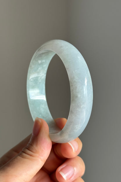 #0447 Icy Light Green Snow Flakes Jade Bangle Size 56.7