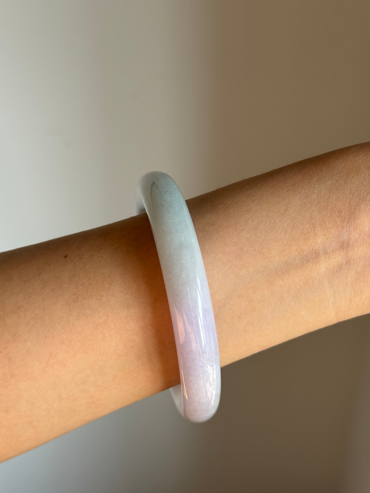 #0458 Icy Light Green Lavender Round Jade Bangle Size 60 (fits up to 61mm)
