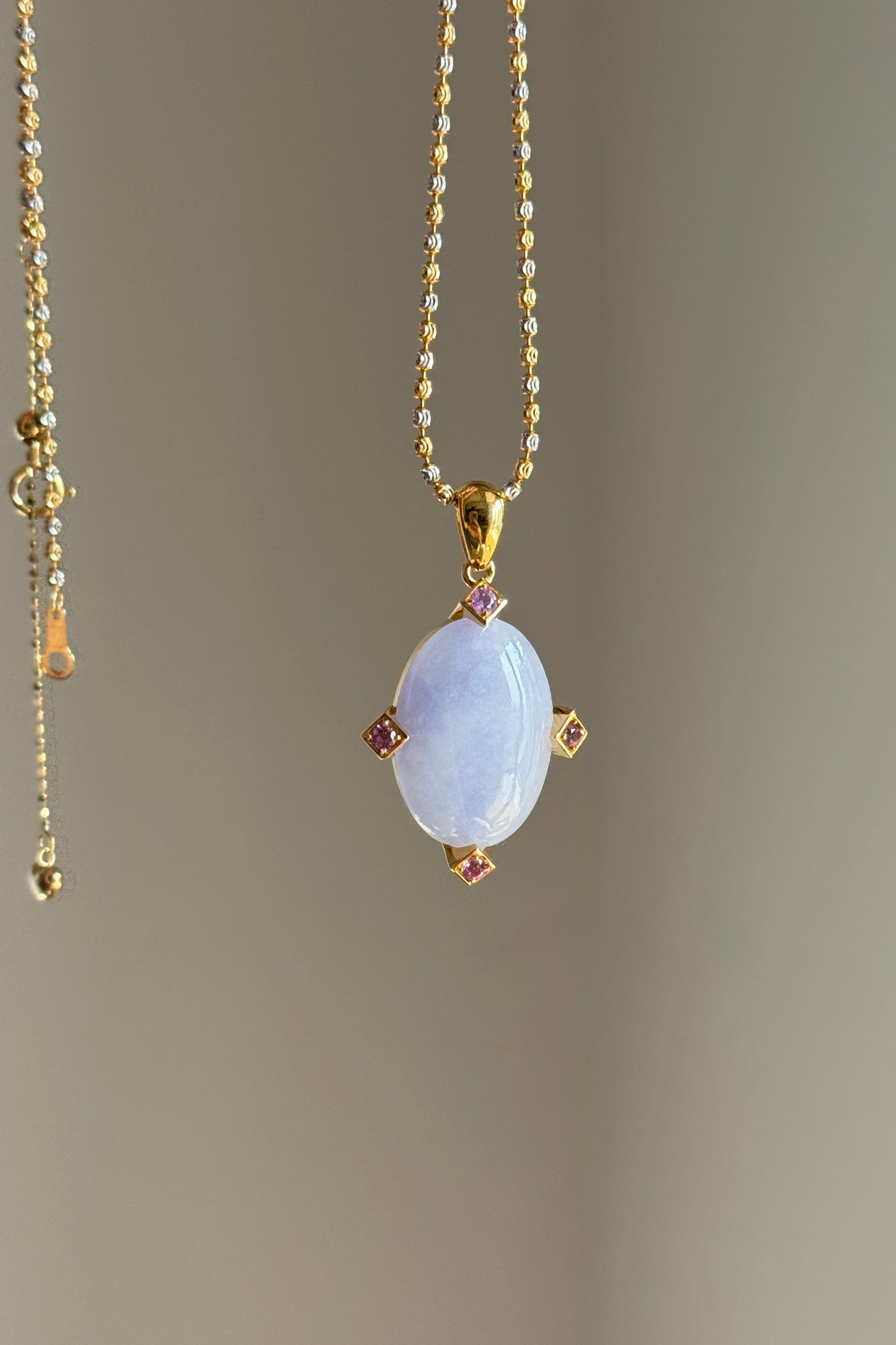 #P0536 Icy Vivid Lavender Jadeite Jade Cabochon 18K Yellow Gold Pendant