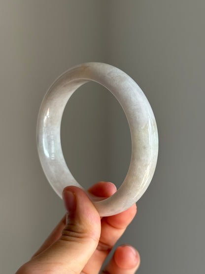#0452 White Light Green Jade Bangle Size 59