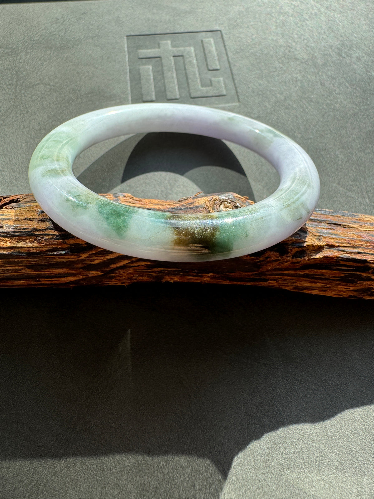 #0427 Lavender Green Yellow Round Jade Bangle Size 53.8 (fits up to 55)
