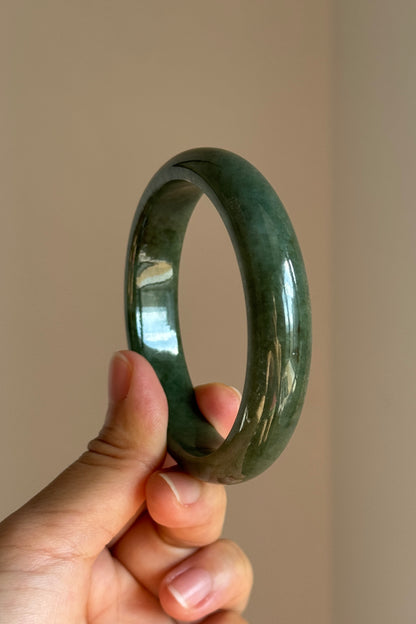 #0425 Olive Green Jade Bangle Size 58.6