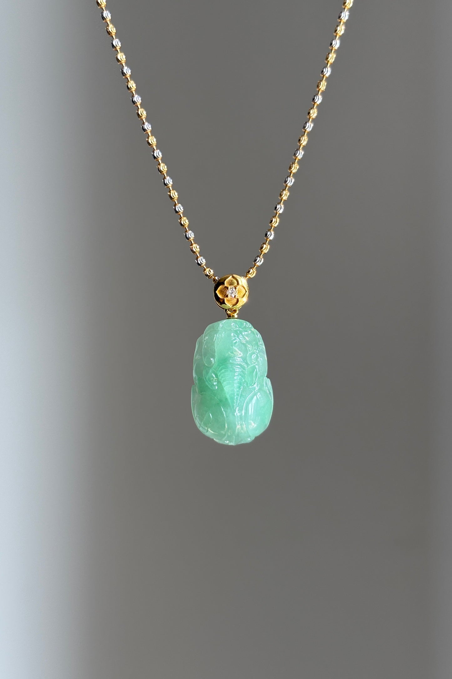 #P0546 "Pixiu" Icy Vivid Green Jadeite Jade 18K Yellow Gold Pendant