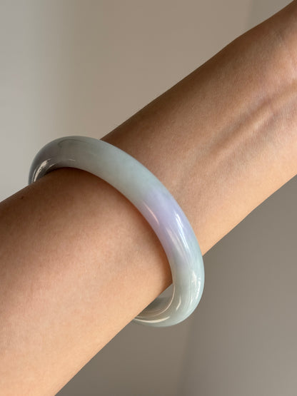 #0446 Light Green Lavender Ink Jade Bangle Size 60