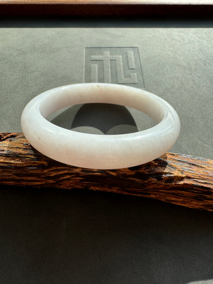 #0428 White Light Lavender Jade Bangle Size 55.7