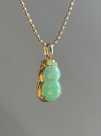 #P0427 "Hulu / Gourd" Icy Vivid Green Jadeite Jade 18K Yellow Gold Pendant