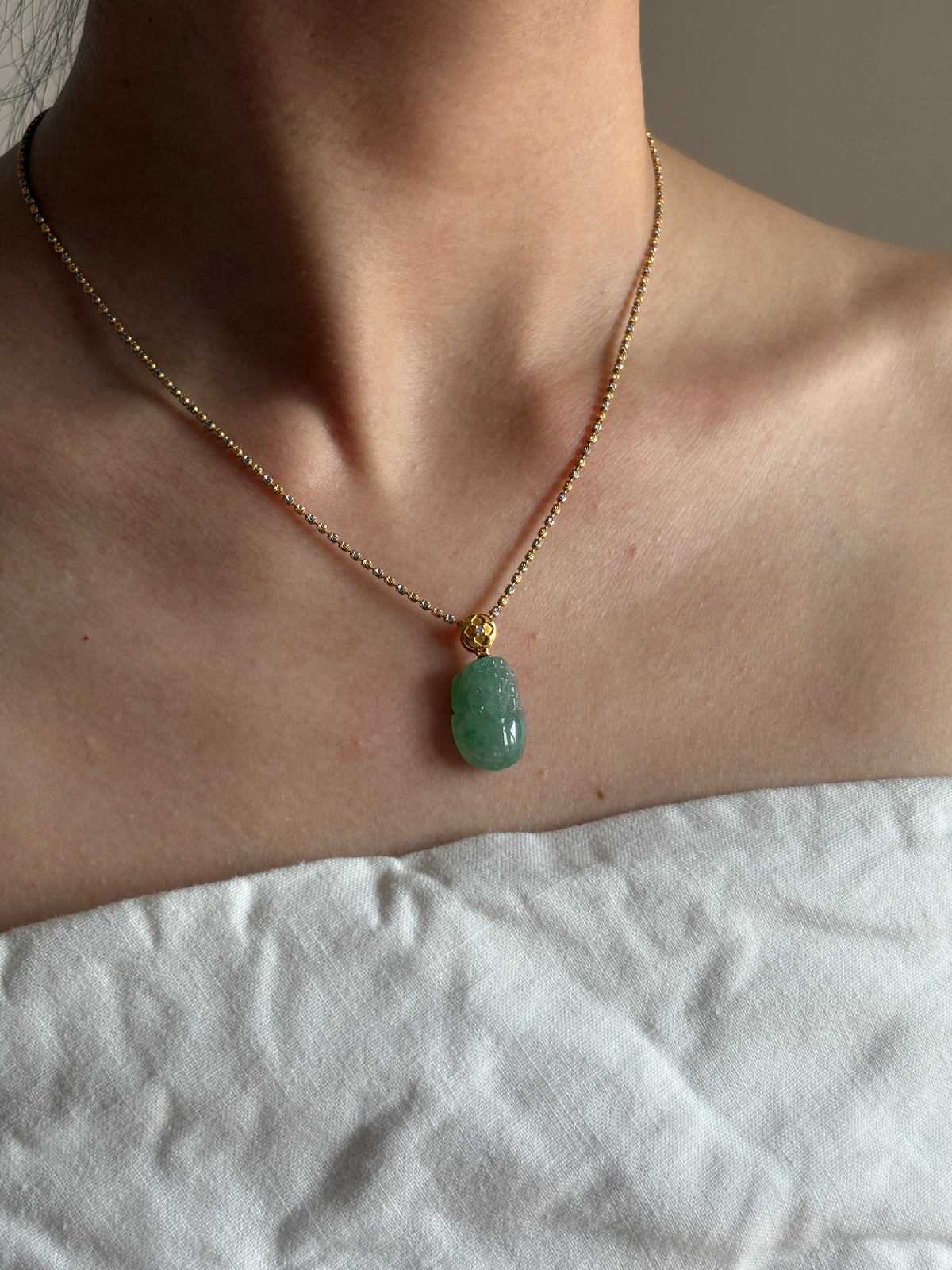 #P0566 "Pixiu" Icy Vivid Green Jadeite Jade 18K Yellow Gold Pendant