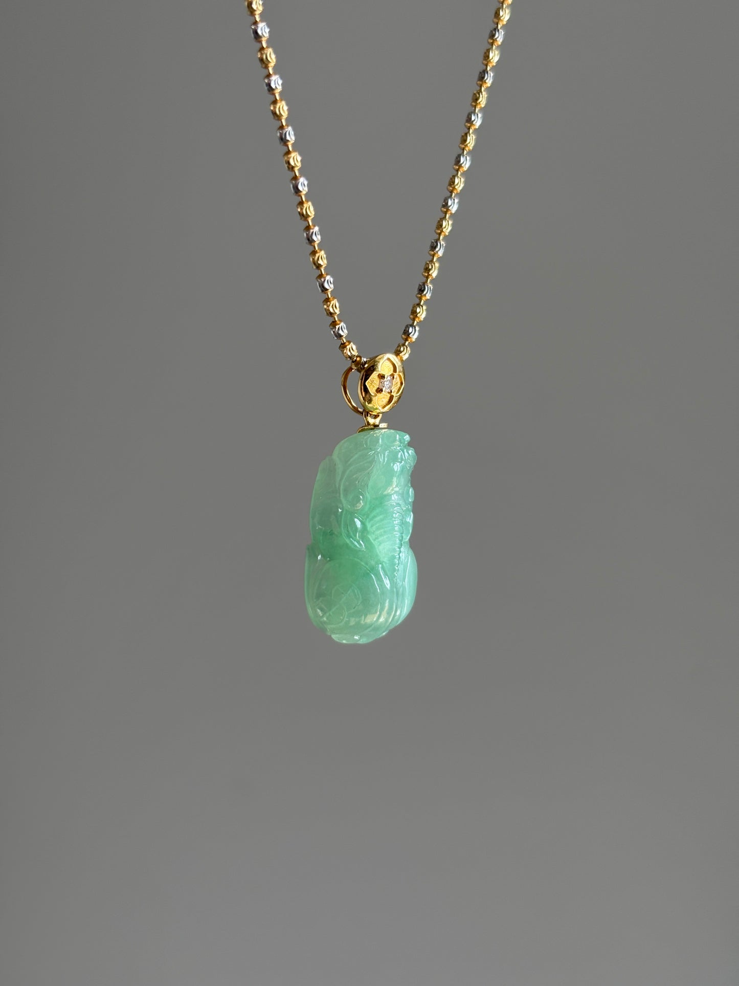 #P0546 "Pixiu" Icy Vivid Green Jadeite Jade 18K Yellow Gold Pendant