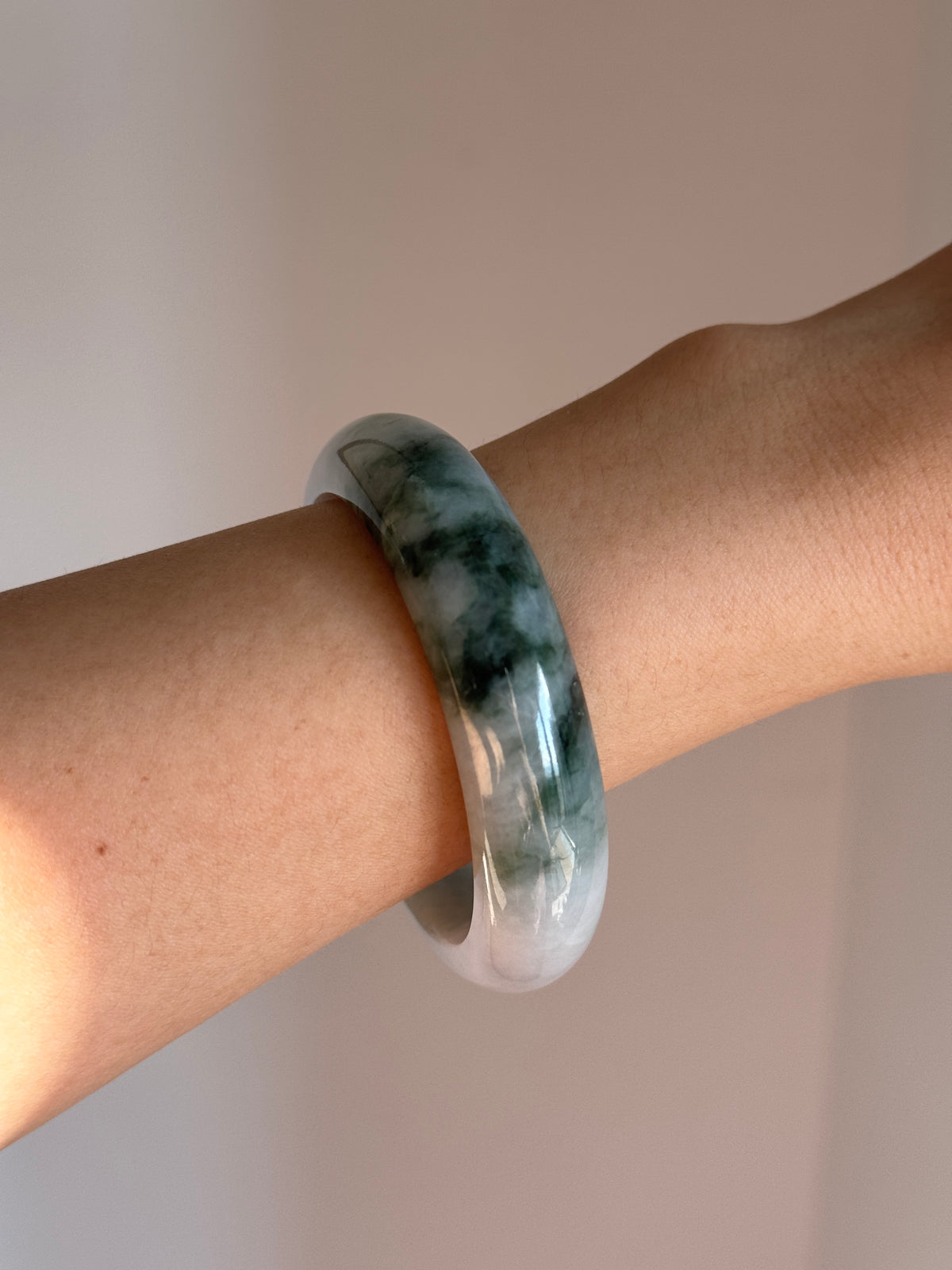 #0434 Icy Green Flower Lavender Jade Bangle Size 50.7