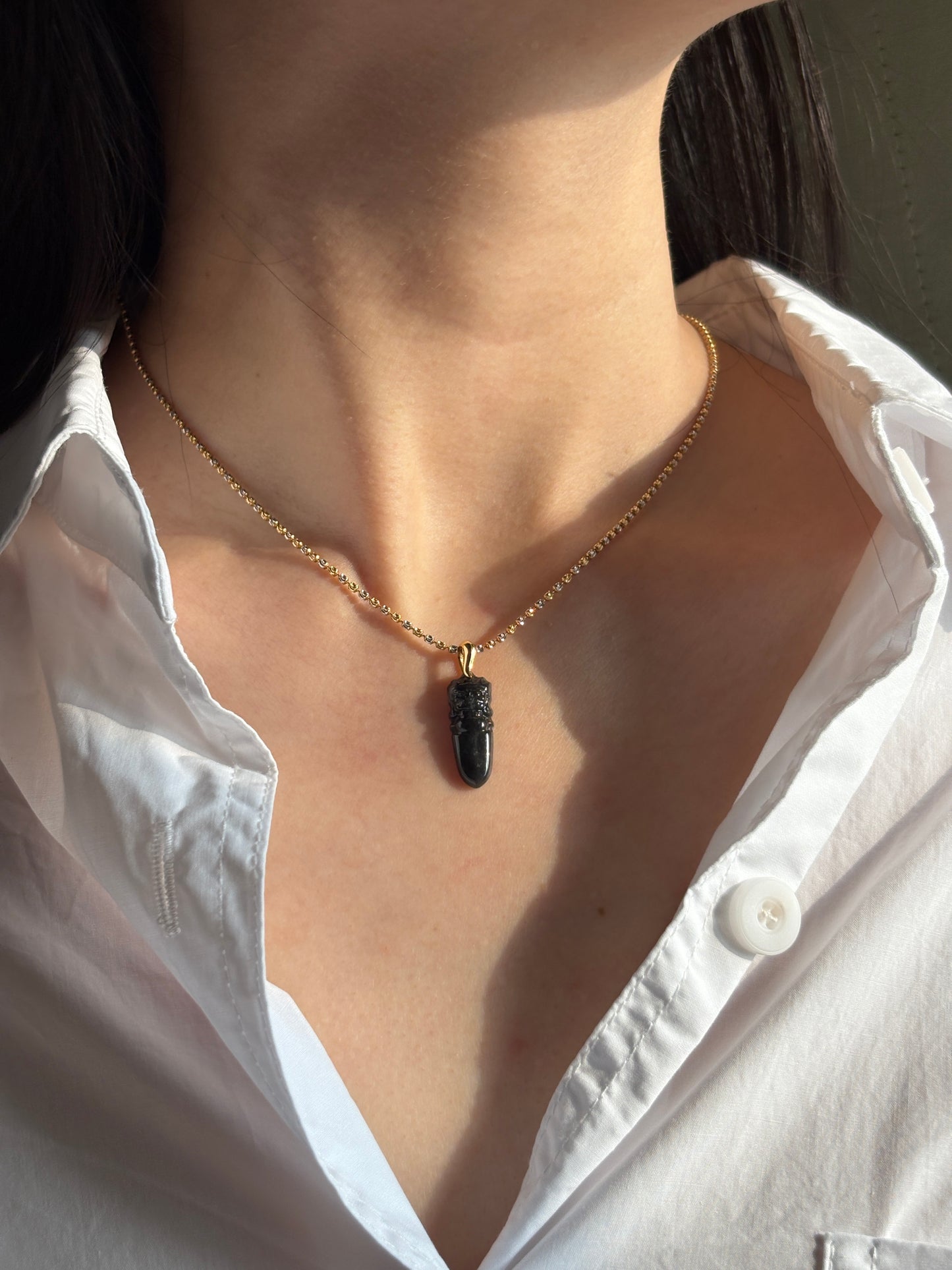 #P0543 “Vajra/Thunderbolt“ Black Jadeite Jade 18K Yellow Gold Pendant