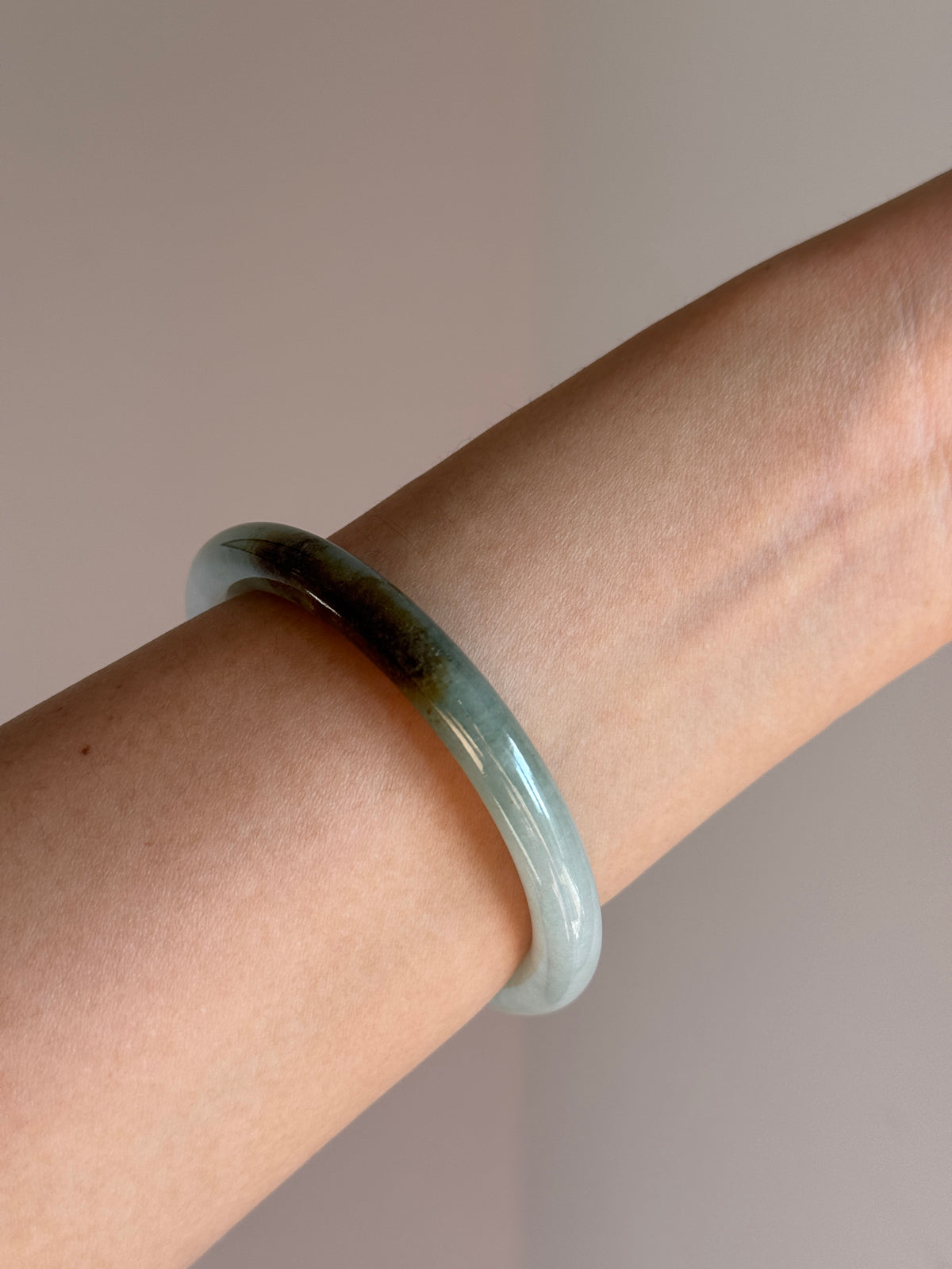 #0431 Icy Green Yellow Round Jade Bangle Size 52 (fits up to 53)