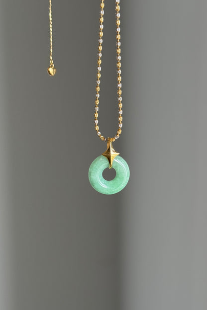 #P0539 "Bi" Vivid Green Jadeite Jade Donut 18K Yellow Gold Pendant